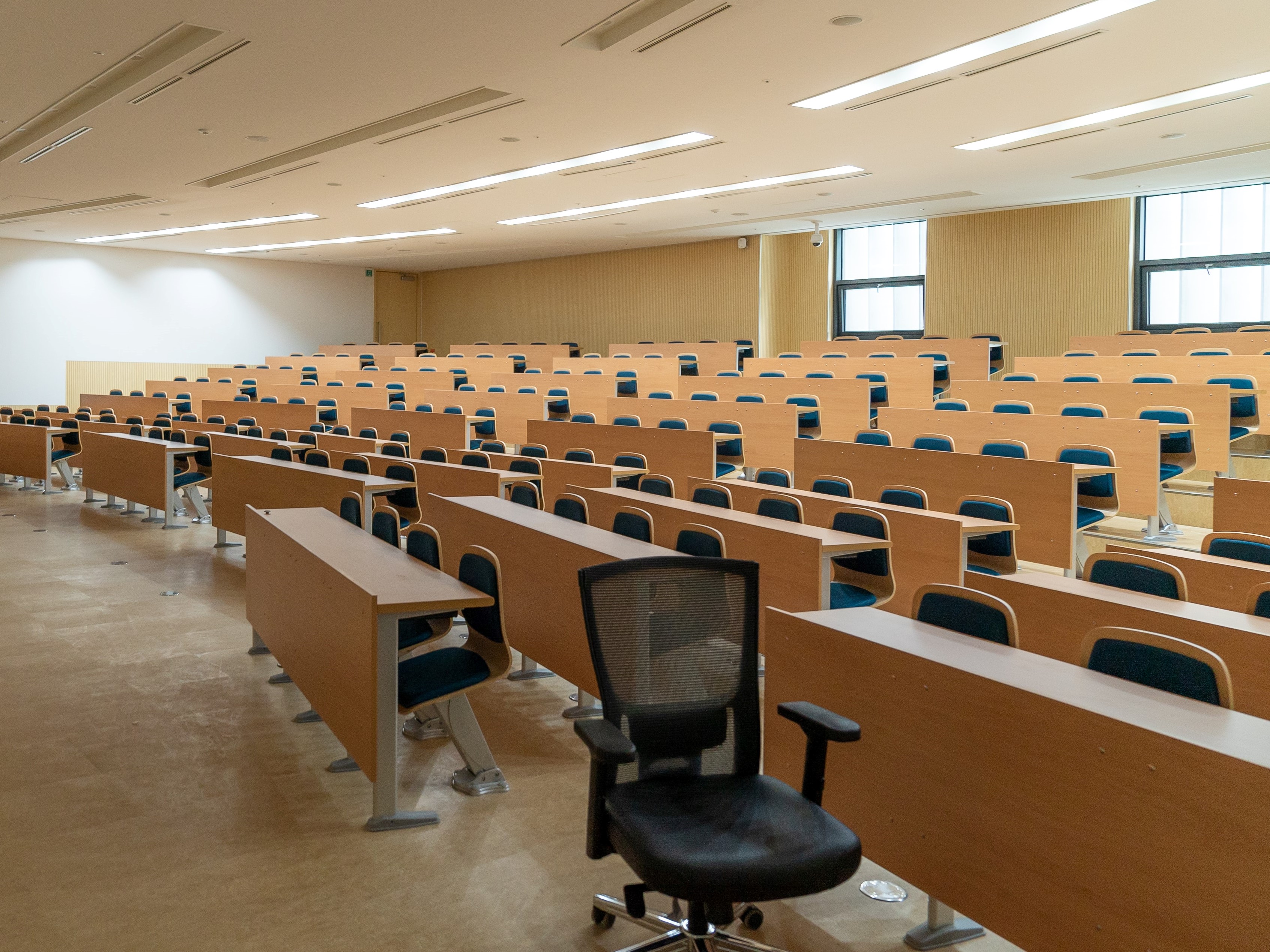 The lecture is dead, long live the lecture: Redefining higher education in a digital age 