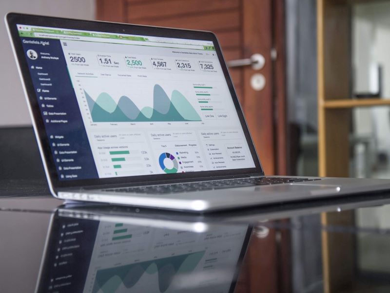 DIY learning analytics: using data to improve online teaching