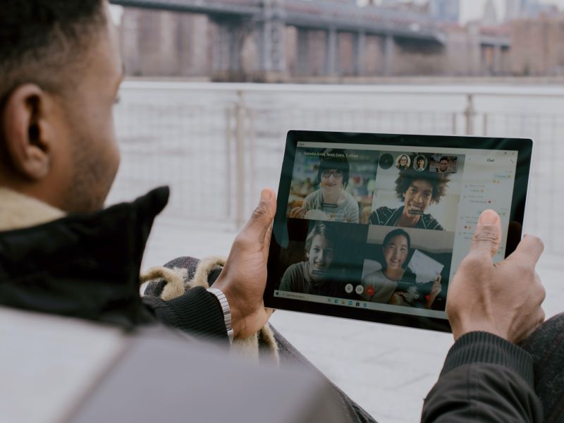 Sparking entrepreneurship online 