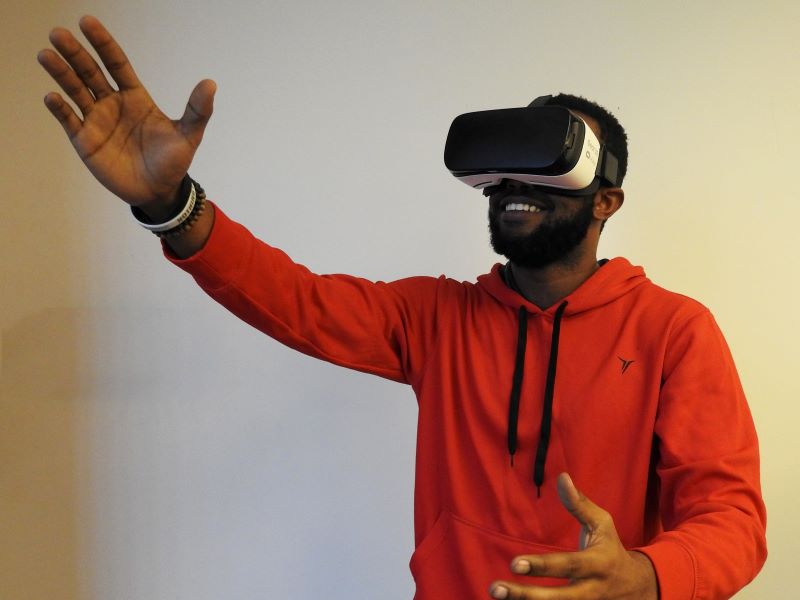 Using virtual reality to enhance learning