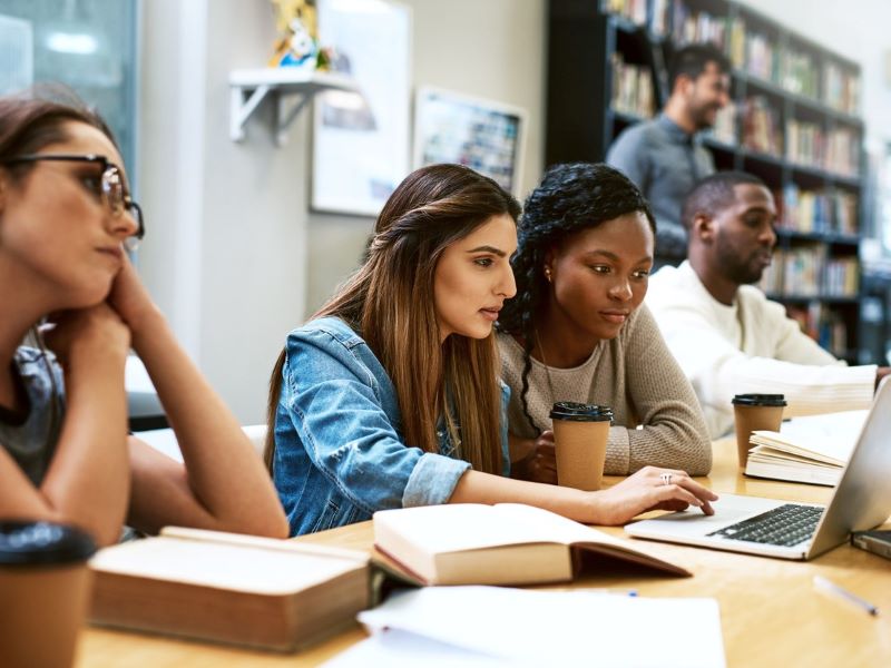Recommendations for incorporating and guiding peer assessment in the classroom or online 