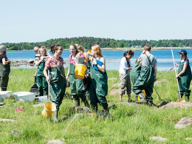 Bringing learning to life: nine tips for teaching in outdoor places and spaces