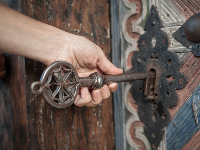 How humanities and social sciences PhD programmes can adapt to a challenging job landscape