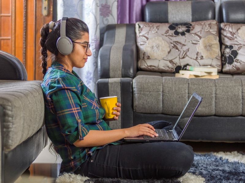 Strategies to motivate students in asynchronous learning