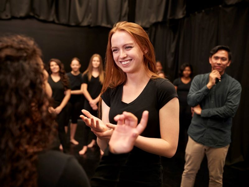 Theatre ice-breaker games for team-building in higher education 