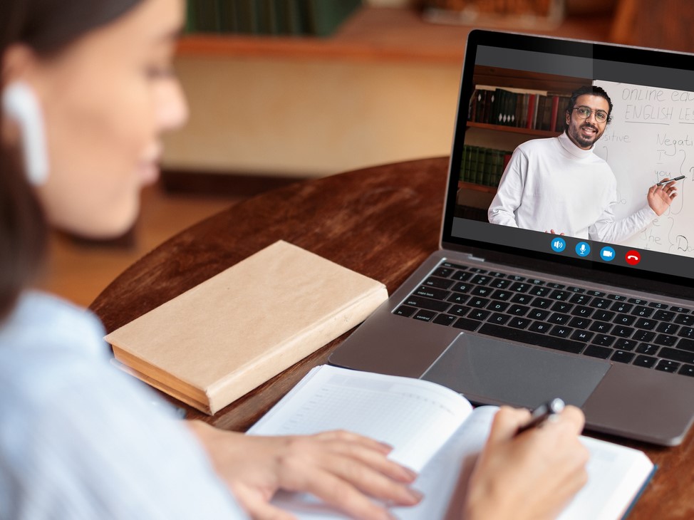 Asynchronous pedagogy to improve student engagement