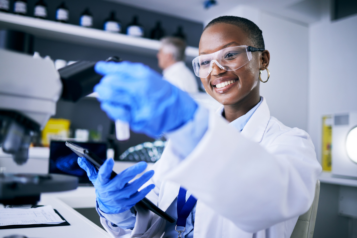 How can PhD researchers be supported to complete an alternative format thesis?