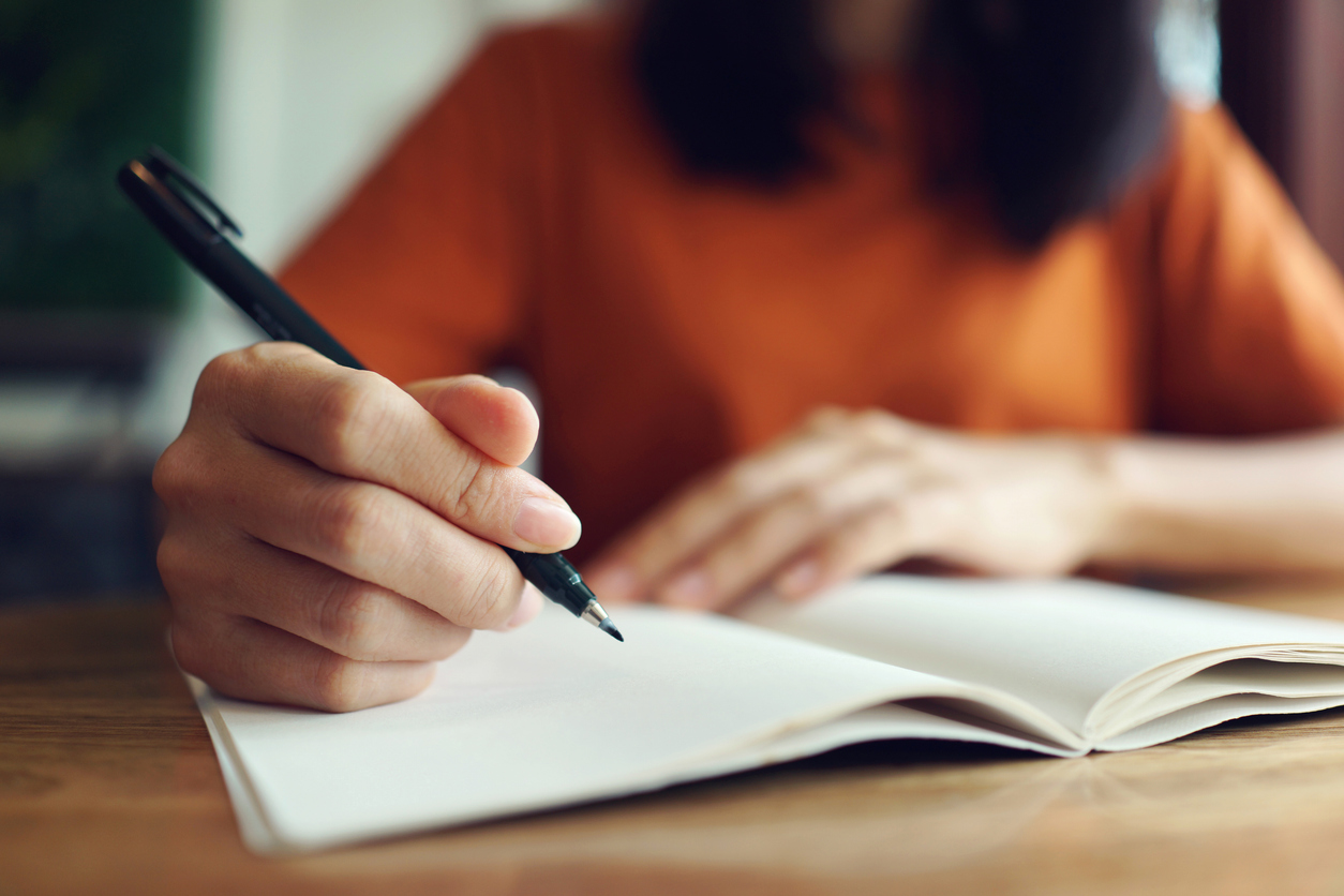 Fostering critical thinking with reflective journals