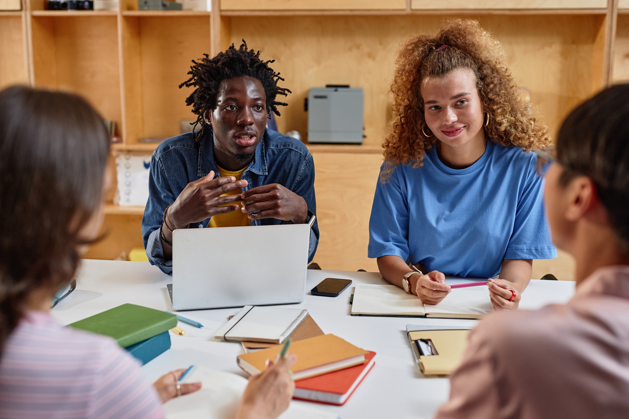 Tweaks to make when teaching political science and social policies in the GenAI age 