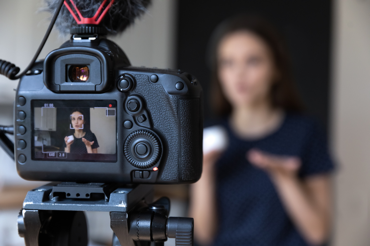 Why we should be giving feedback via video 