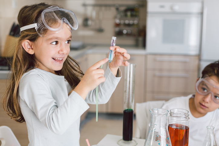How to bring university science into primary schools
