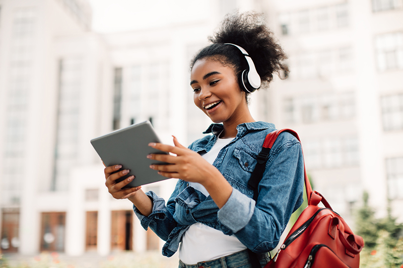 The scroll, the soundbite and the seminar: where media habits meet teaching